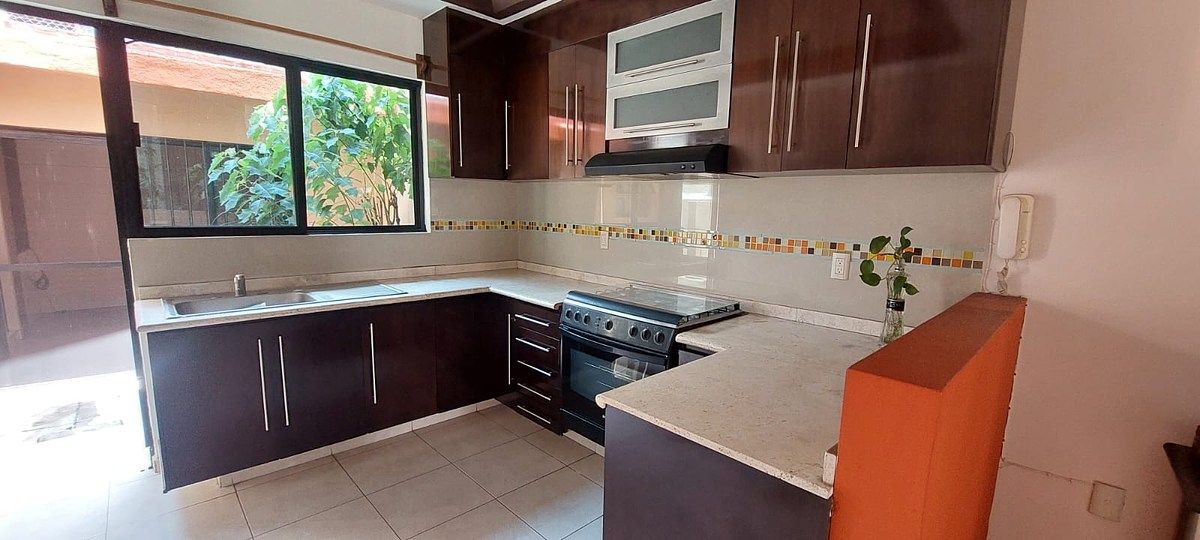 Casa em Camelinas, Morelia, foto 2 de 16
