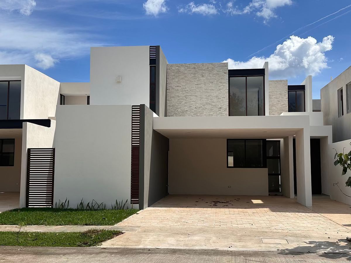 Residência em área privada em Cholul pronta para ser estreada, foto 1 de 17