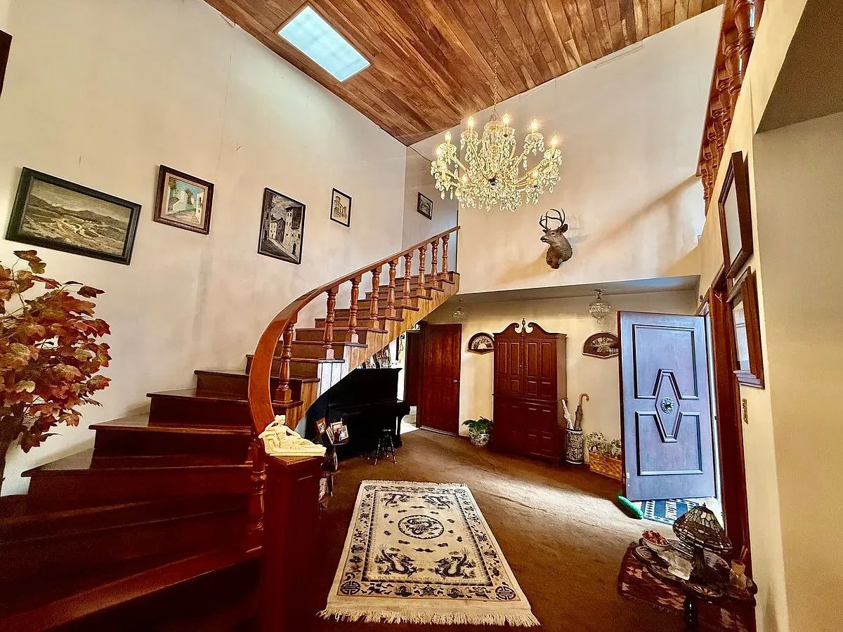 House in Bosque de las Lomas, Miguel Hidalgo, photo 3 of 26