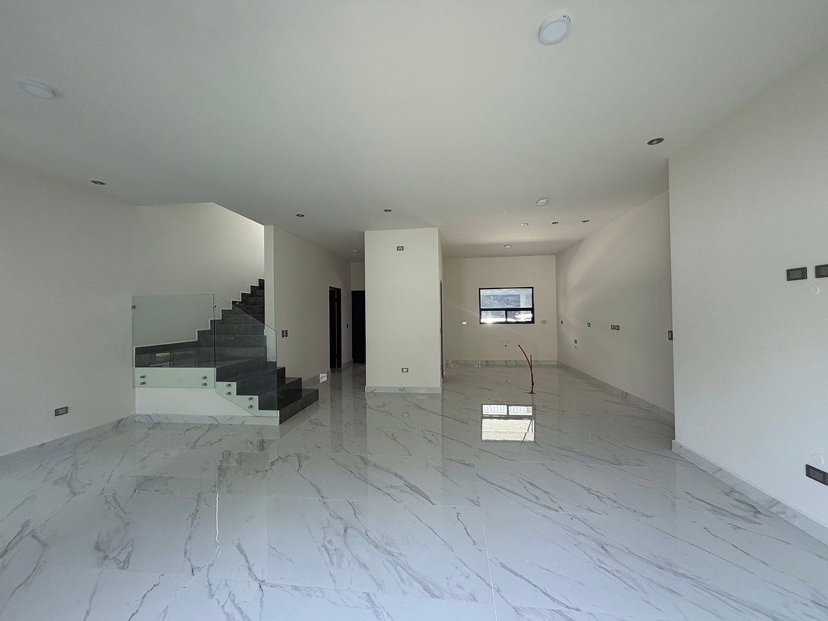 House in El Barro, Monterrey, photo 2 of 17