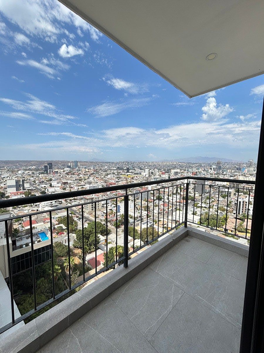 Terraza de recámara principal, foto 18 de 27