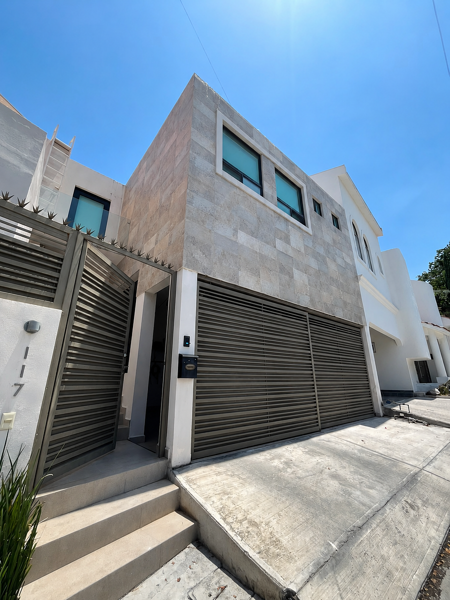 VENDA Casa Lomas del Campestre, San Pedro Garza García N.L., foto 1 de 10