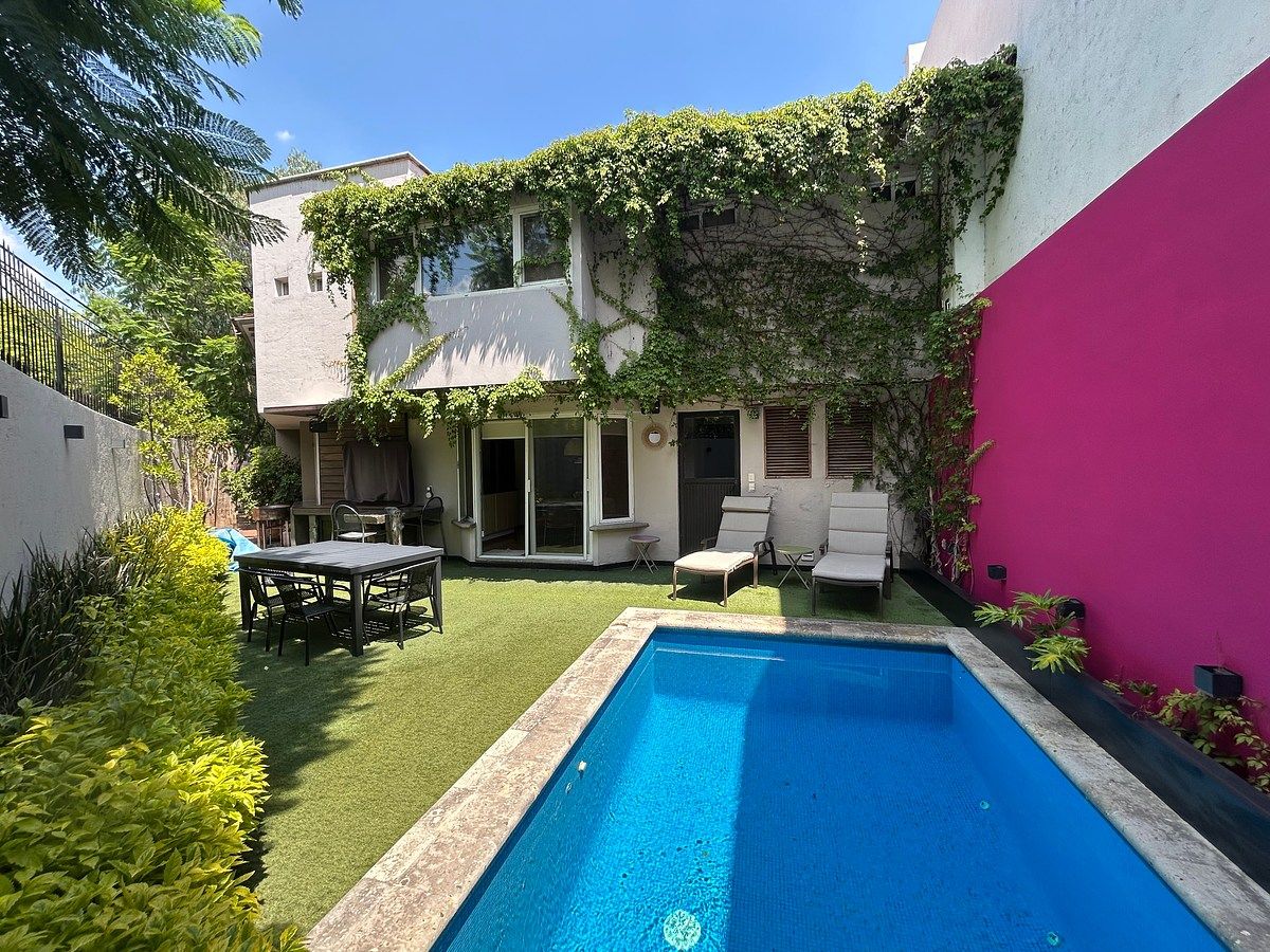 CASA ESPECTACULAR! / RINCONADA ALAMOS / sobre a Bvd Alamos, foto 1 de 23