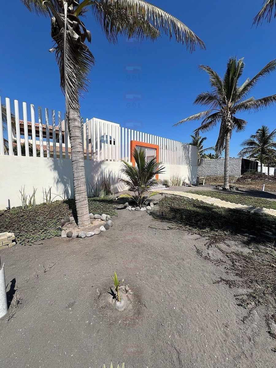 TERRENO À VENDA EM FRENTE À PRAIA, foto 1 de 28