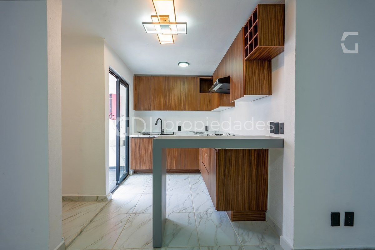 EL MANANTIAL CASA RECIÉN REMODELADA EN VENTA - foto 5