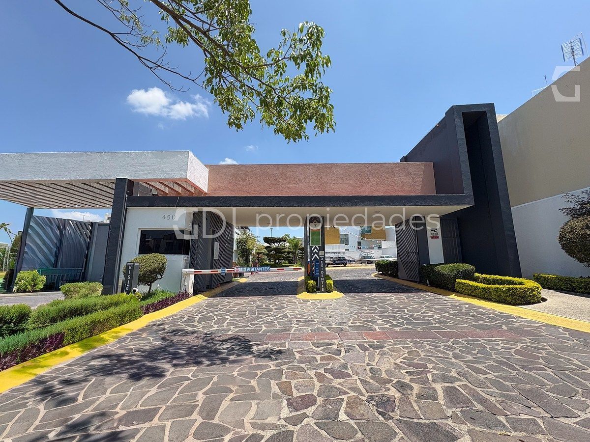 ALTAVISTA BOSQUES CASA MUY AMPLIA EN VENTA - foto 3