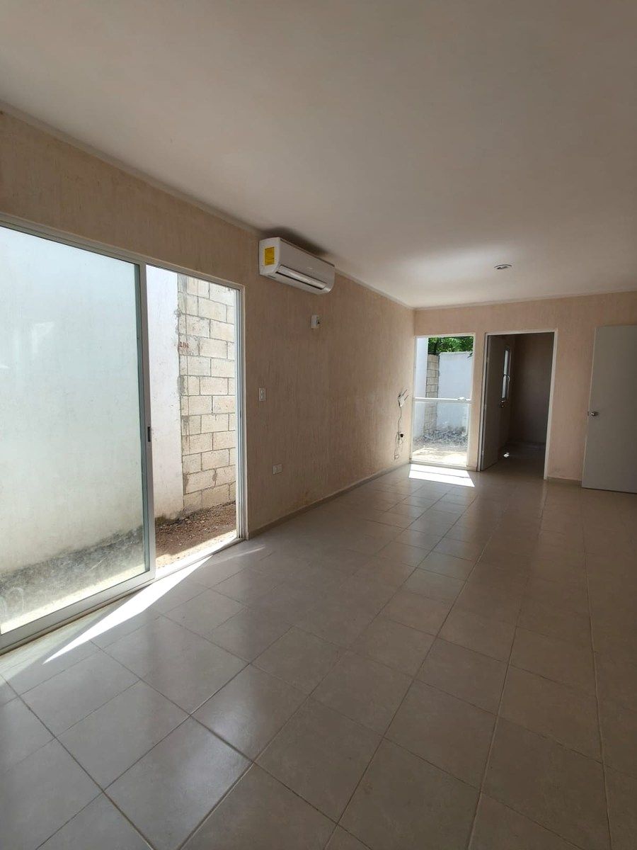 House in Caucel, Mérida, photo 2 of 15