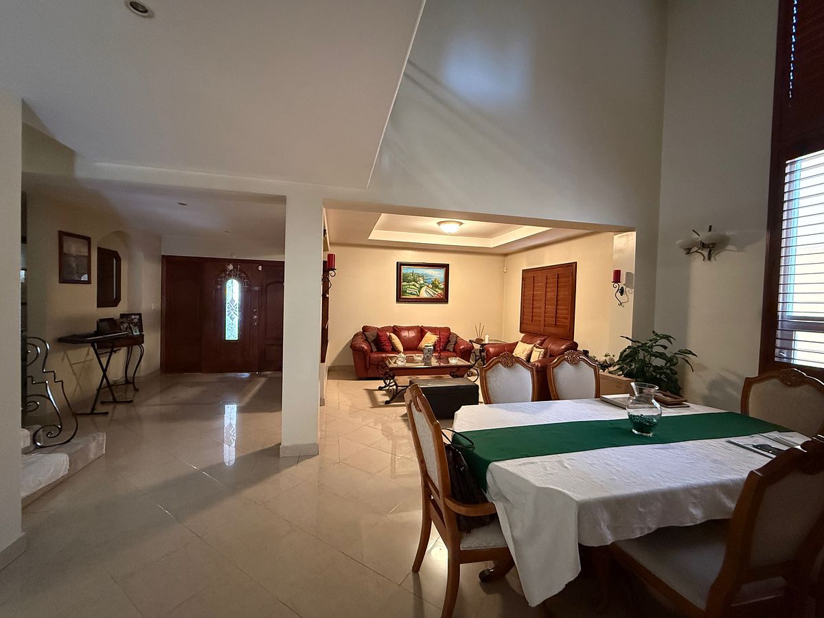 Casa en Hacienda Agua Caliente, Tijuana, foto 3 de 21