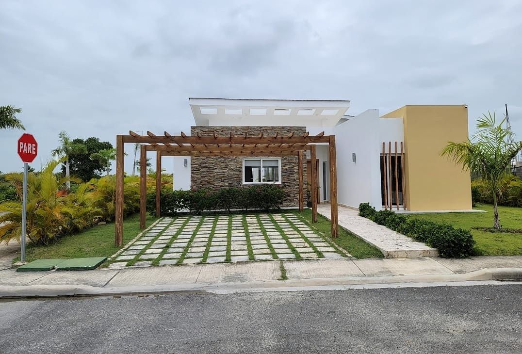 Villa amoblada en venta en Vista Cana, foto 1 de 11