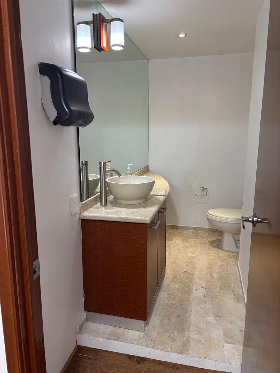 Office in Bosque de las Lomas, Miguel Hidalgo, photo 20 of 23