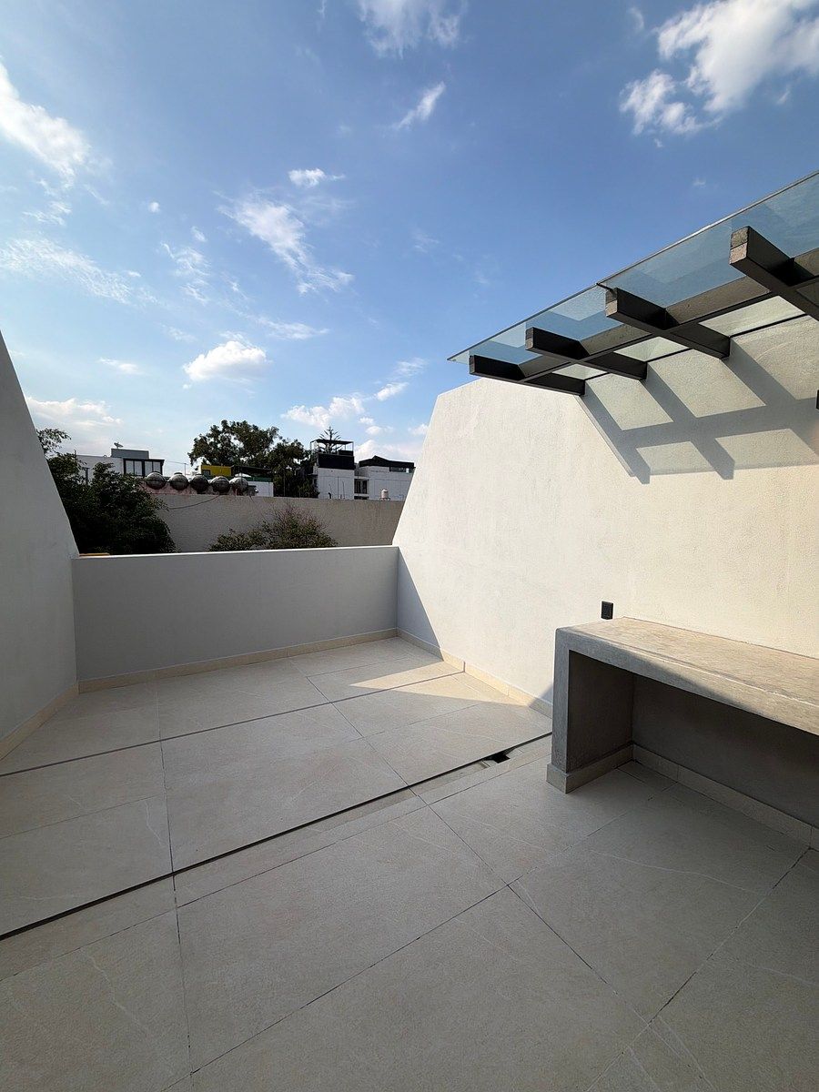 APARTAMENTO NO ÚLTIMO ANDAR COM TERRAÇO PRIVADO | NÁPOLES., foto 1 de 16