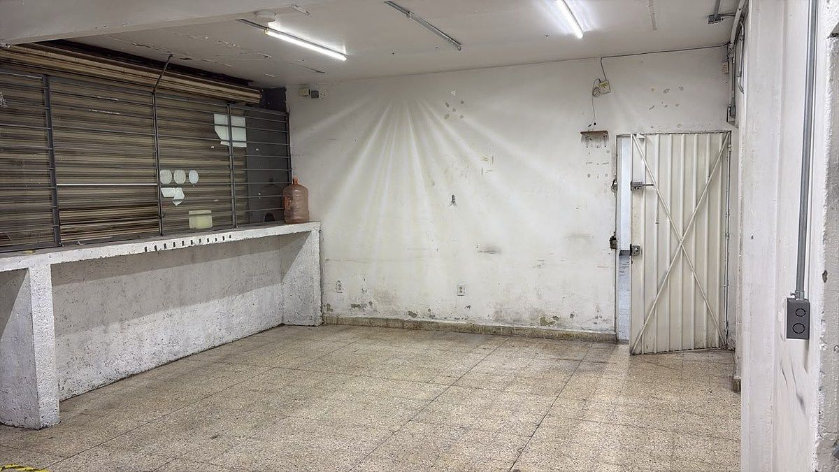 Retail Space in Gabriel Ramos Millán Sección Tlacotal, Iztacalco, photo 3 of 6