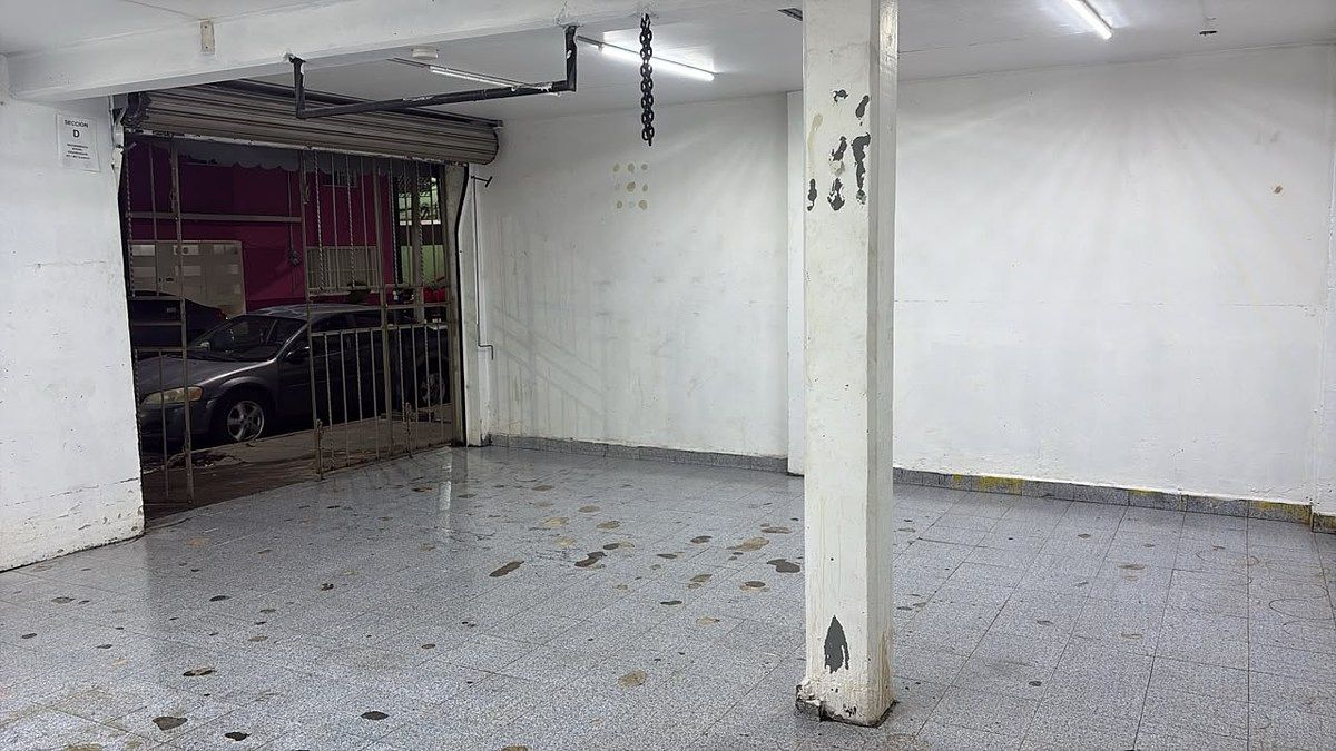Retail Space in Gabriel Ramos Millán Sección Tlacotal, Iztacalco, photo 5 of 6