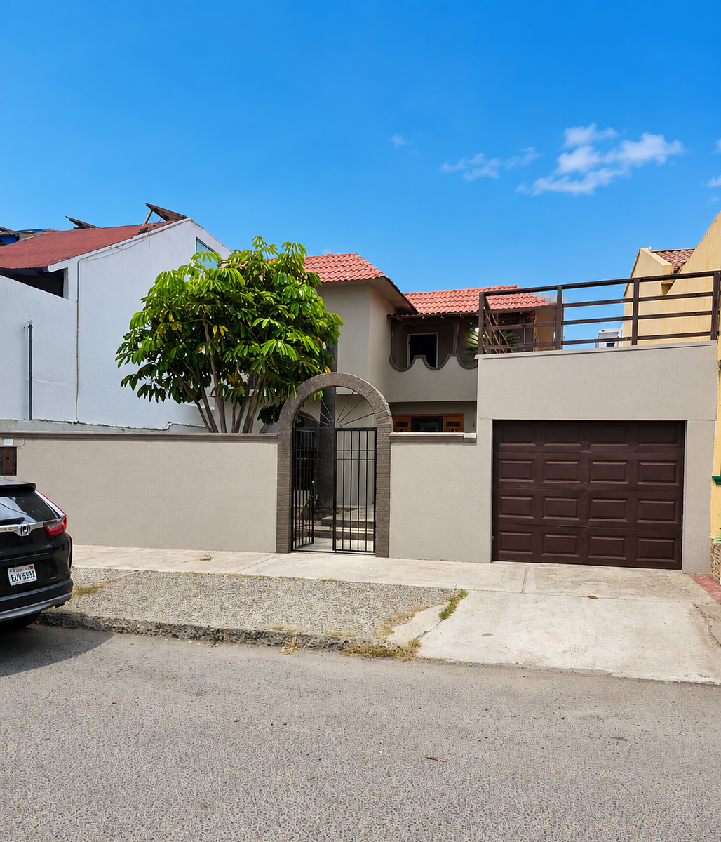 Spacious one block from the Beach 🌴🌊, photo 1 of 26