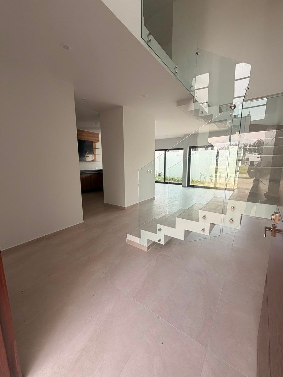 House in Gated Community in Valle Imperial, Zapopan, photo 2 of 38