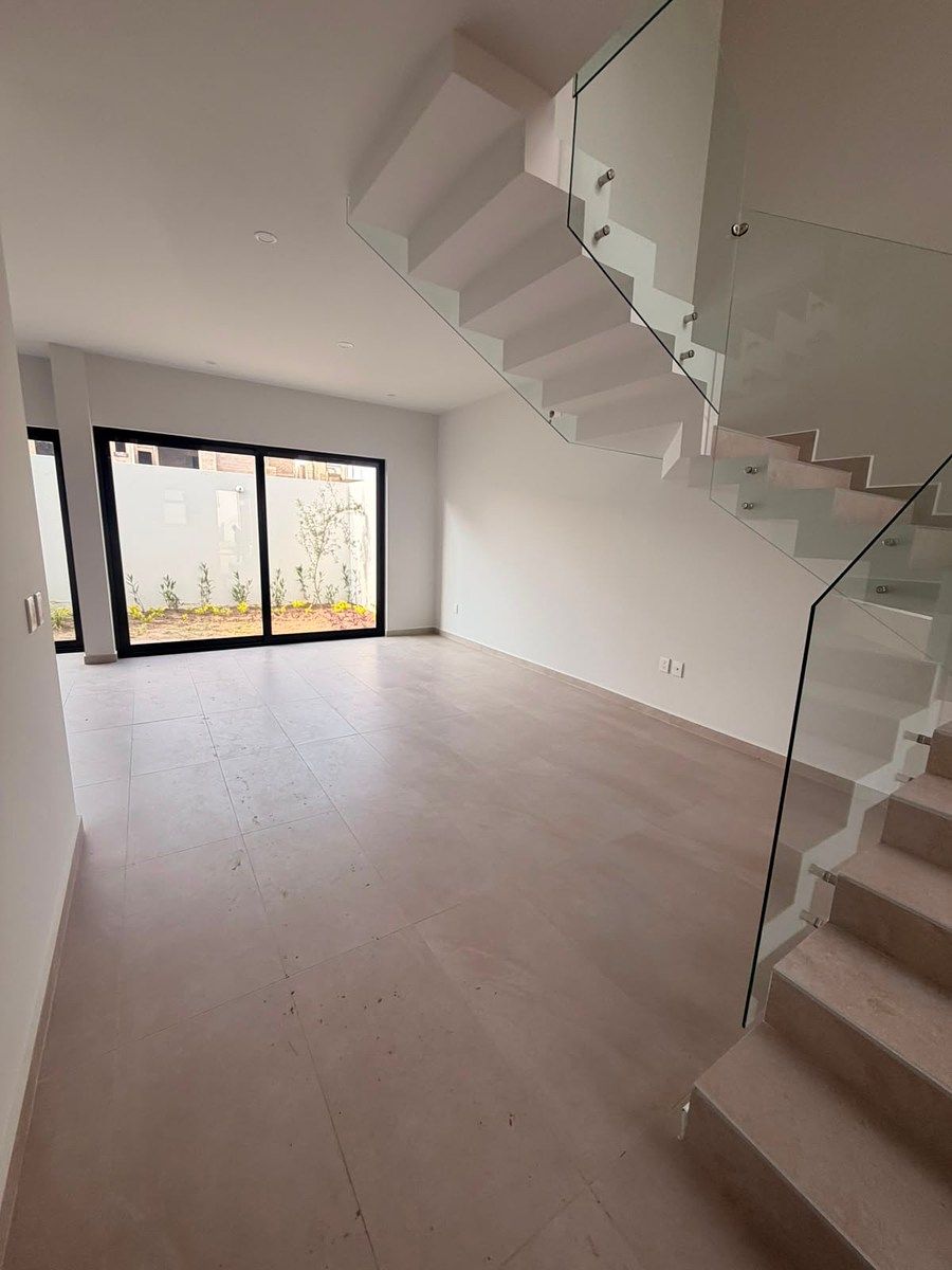 House in Gated Community in Valle Imperial, Zapopan, photo 3 of 38