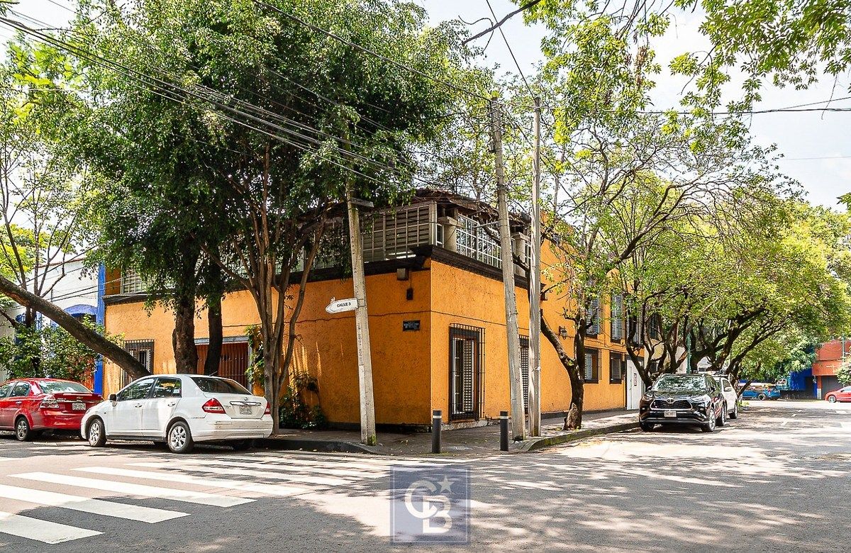 HOUSE FOR SALE IN COYOACAN, photo 1 of 16