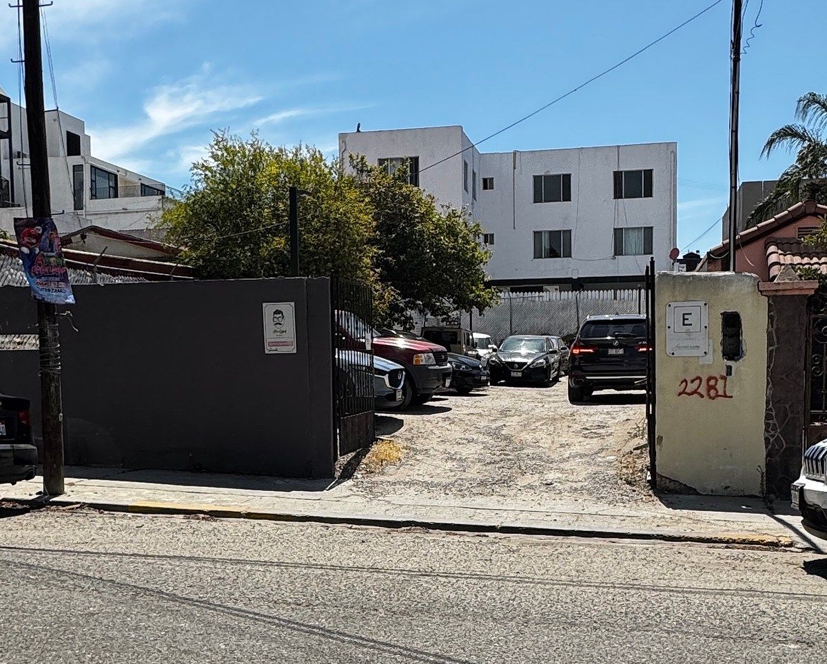 Frente del terreno, photo 1 of 7
