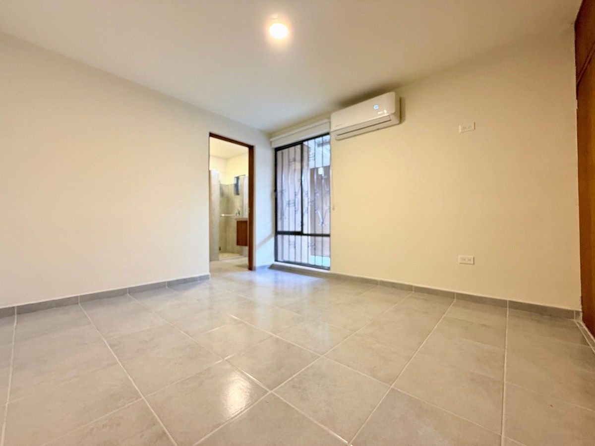 Recámara planta baja con baño completo y clóset., foto 22 de 50