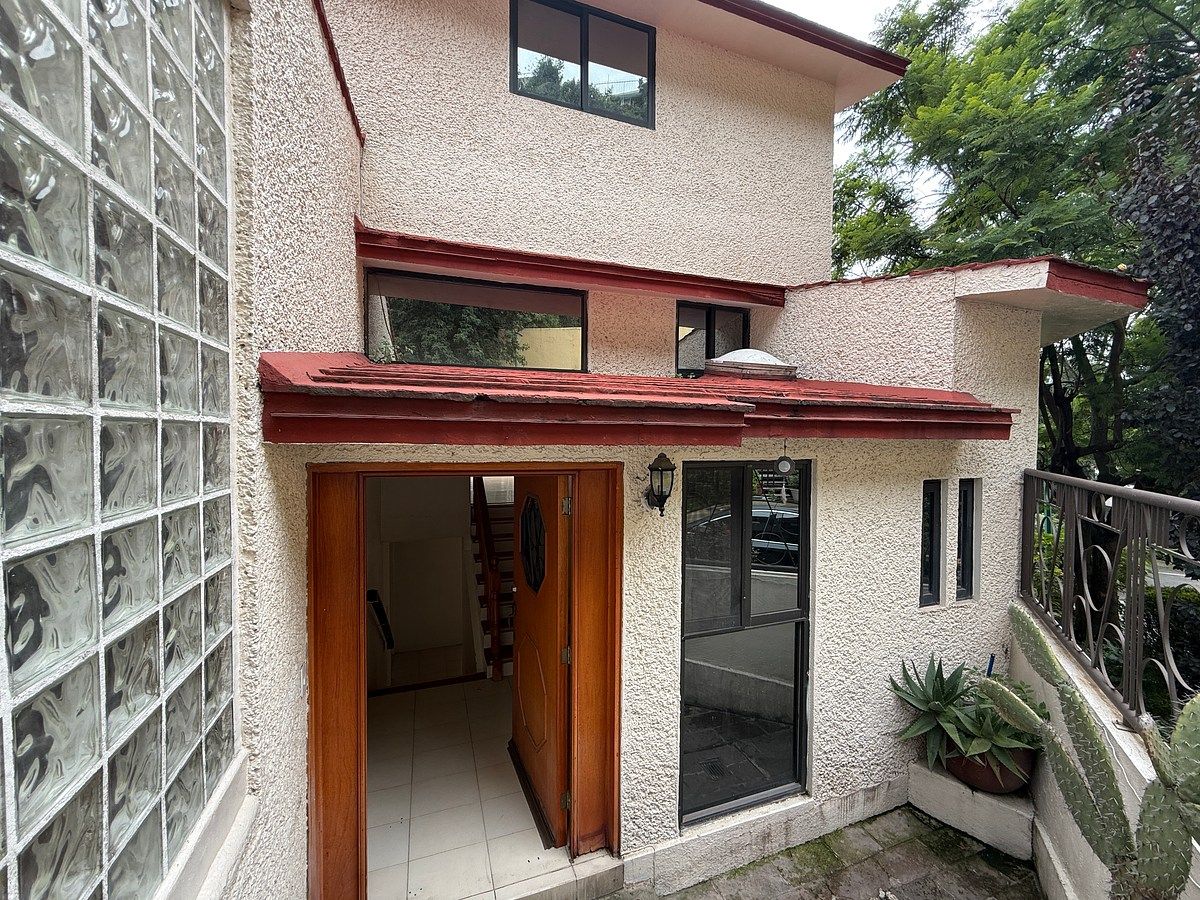 SALE OF RESIDENCE IN LA HERRADURA, photo 1 of 45