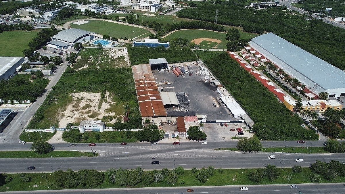 Lote comercial em Cholul, Mérida, foto 7 de 9