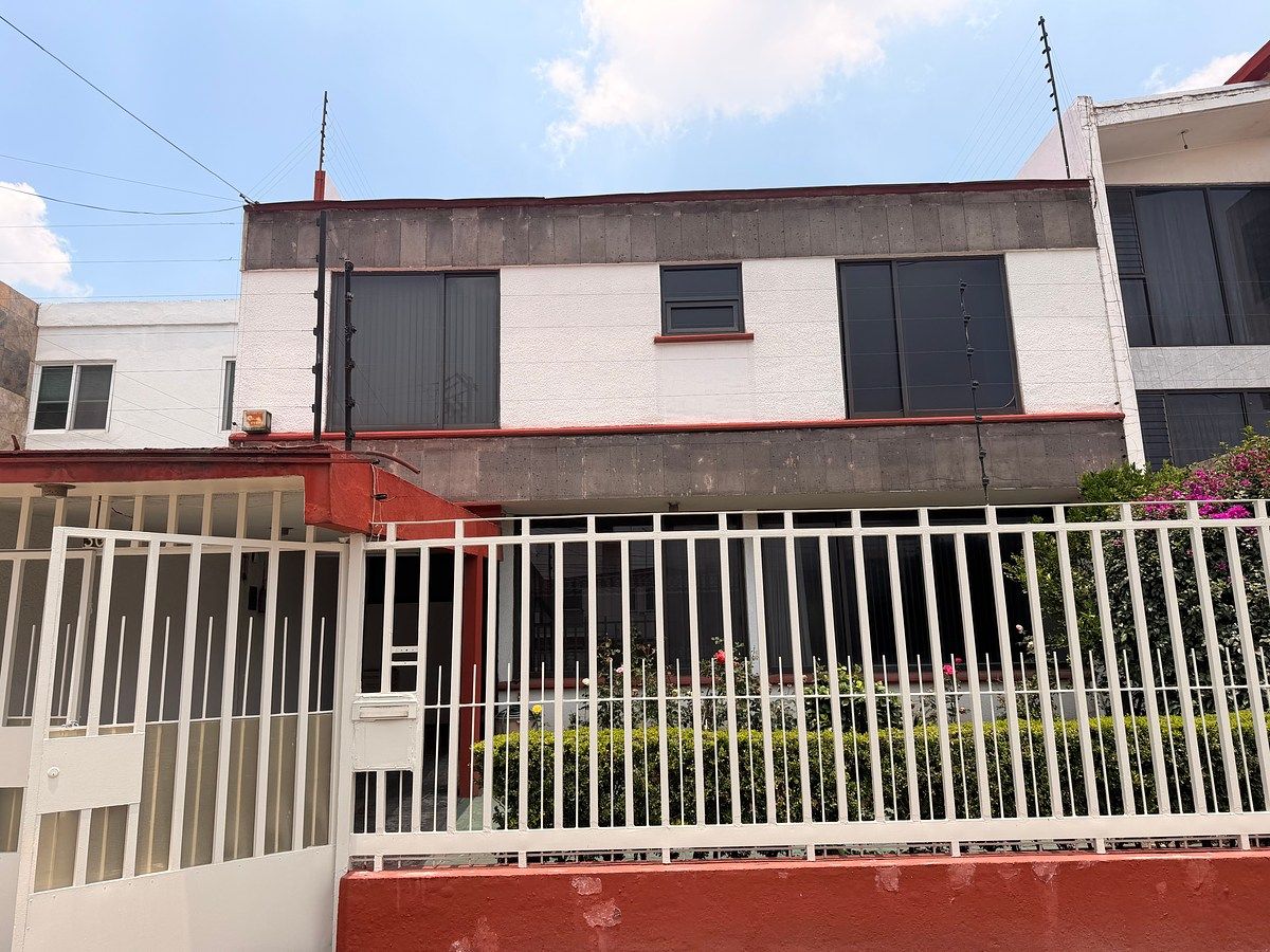 Casa à Venda em Heroes, foto 1 de 26