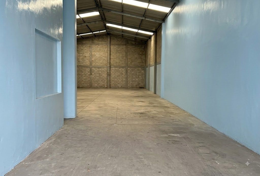 Interior, photo 2 of 2