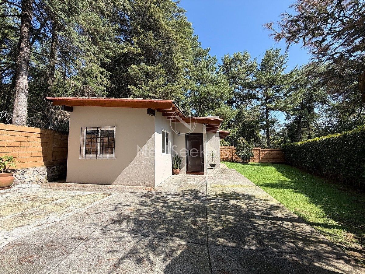 CASA À VENDA COM ENTORNO DE FLORESTA, foto 1 de 20