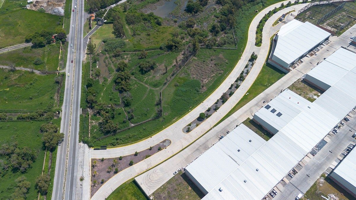 Terreno comercial de 1.500 m² à venda na Av. de las Estrellas, Zapopan Norte, foto 1 de 6