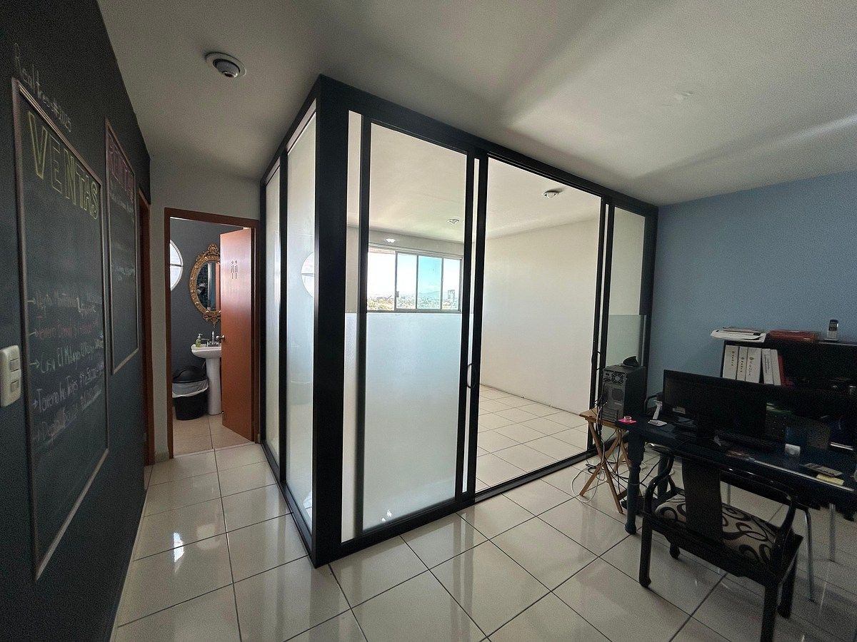 Office in Jardines de La Hacienda, Querétaro, photo 3 of 18