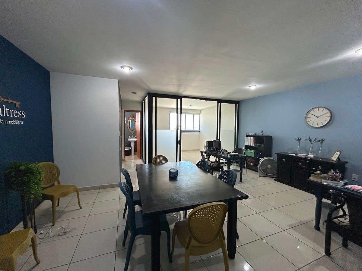 PRIVATE FOR RENT | PLAZA JARDINES, QUERÉTARO, photo 1 of 18