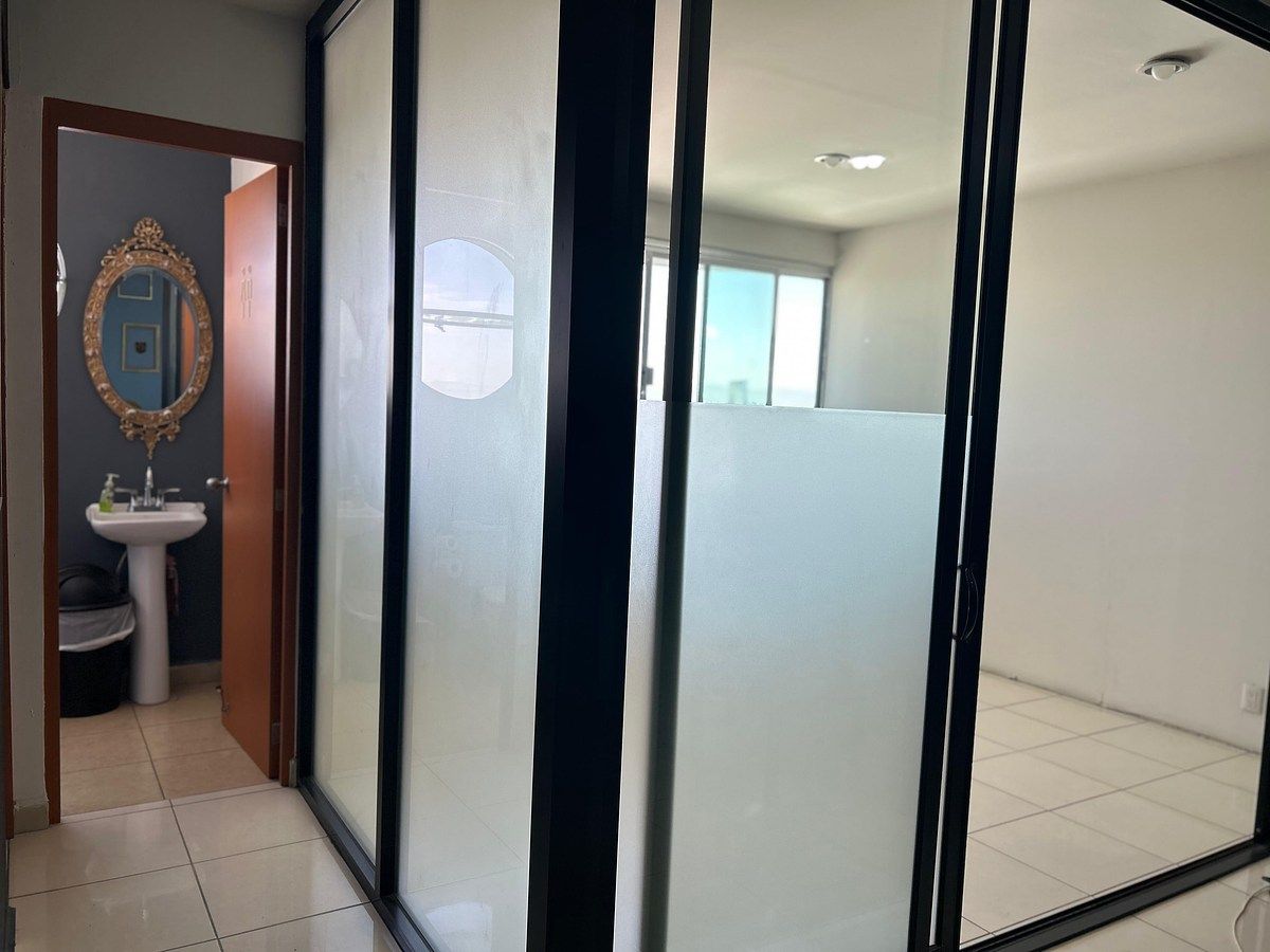 Office in Jardines de La Hacienda, Querétaro, photo 14 of 18