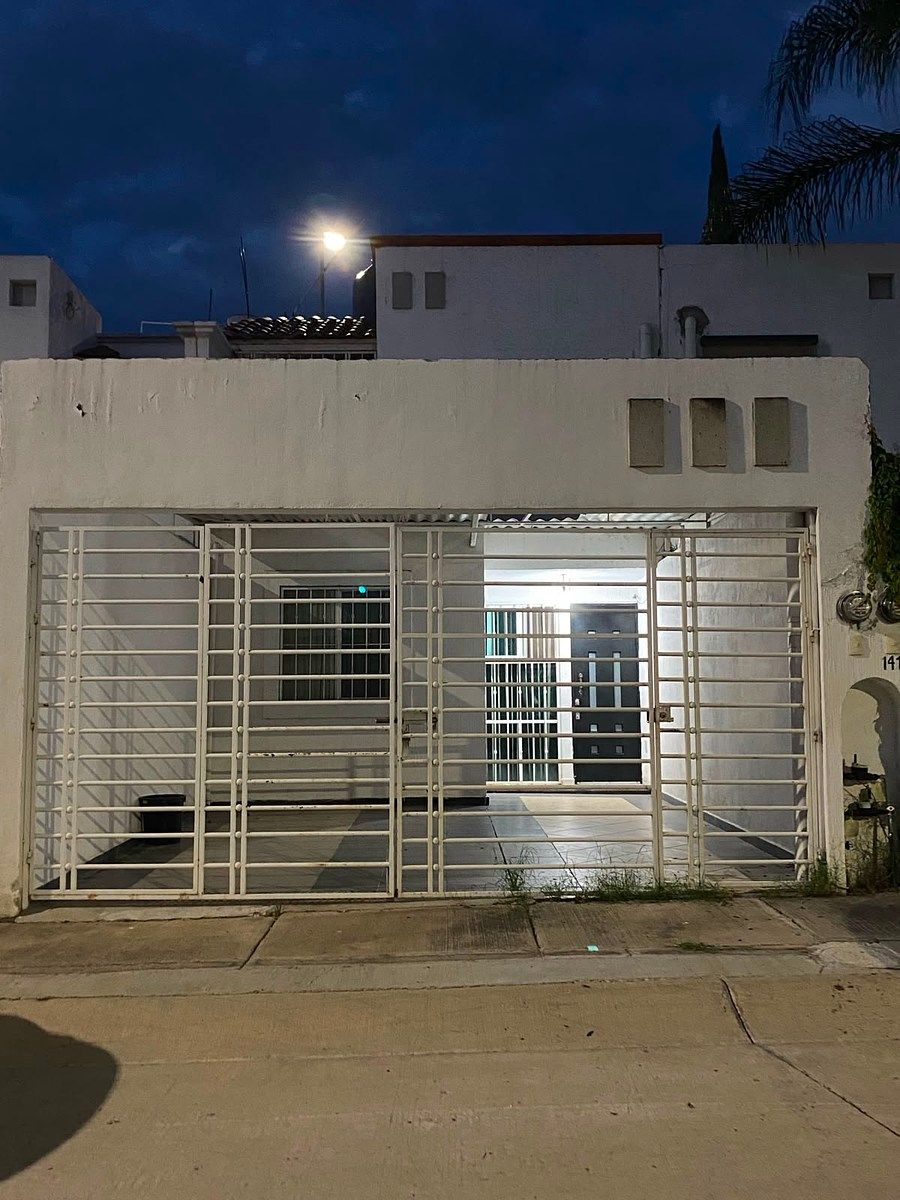 House for sale Brisas del Lago, photo 1 of 20