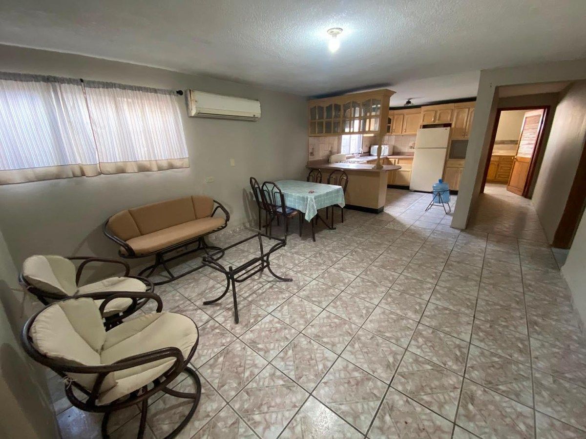 Casa para Alugar em González Ortega Poniente, Mexicali | 2 Quartos, Pátio Espaçoso, foto 1 de 13