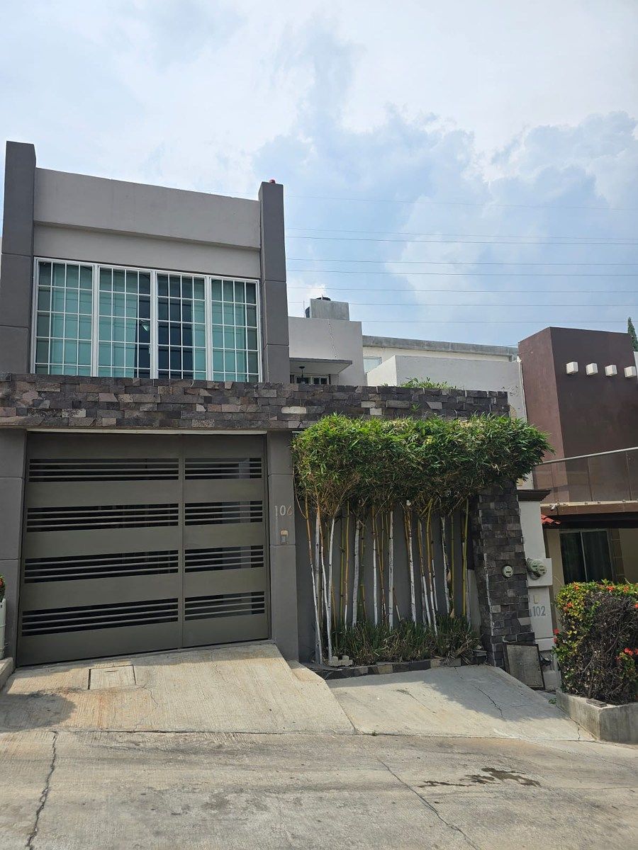 CASA À VENDA NO CONDOMÍNIO MONTE REAL, foto 1 de 21