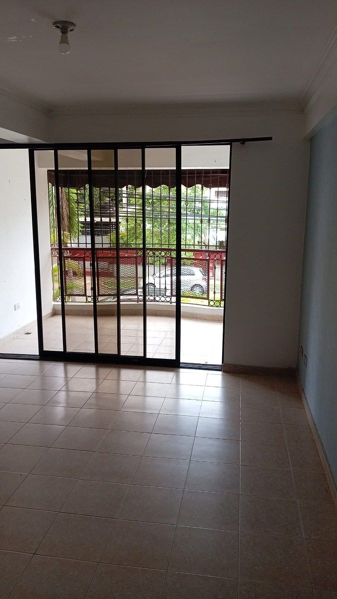 Apartamento en alquiler 2 dormitorios + cuarto de servicio,  Gazcue, foto 1 de 8