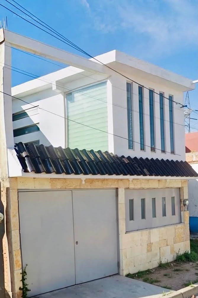 CASA EN VENTA EN NAZARIO ORTIZ GARZA, foto 1 de 12