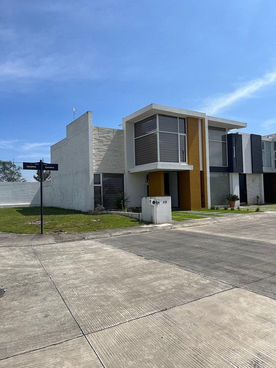 Casa Moderna en Venta en Misión de la Montaña, Morelia | 3 Recámaras con Baño y, foto 1 de 25