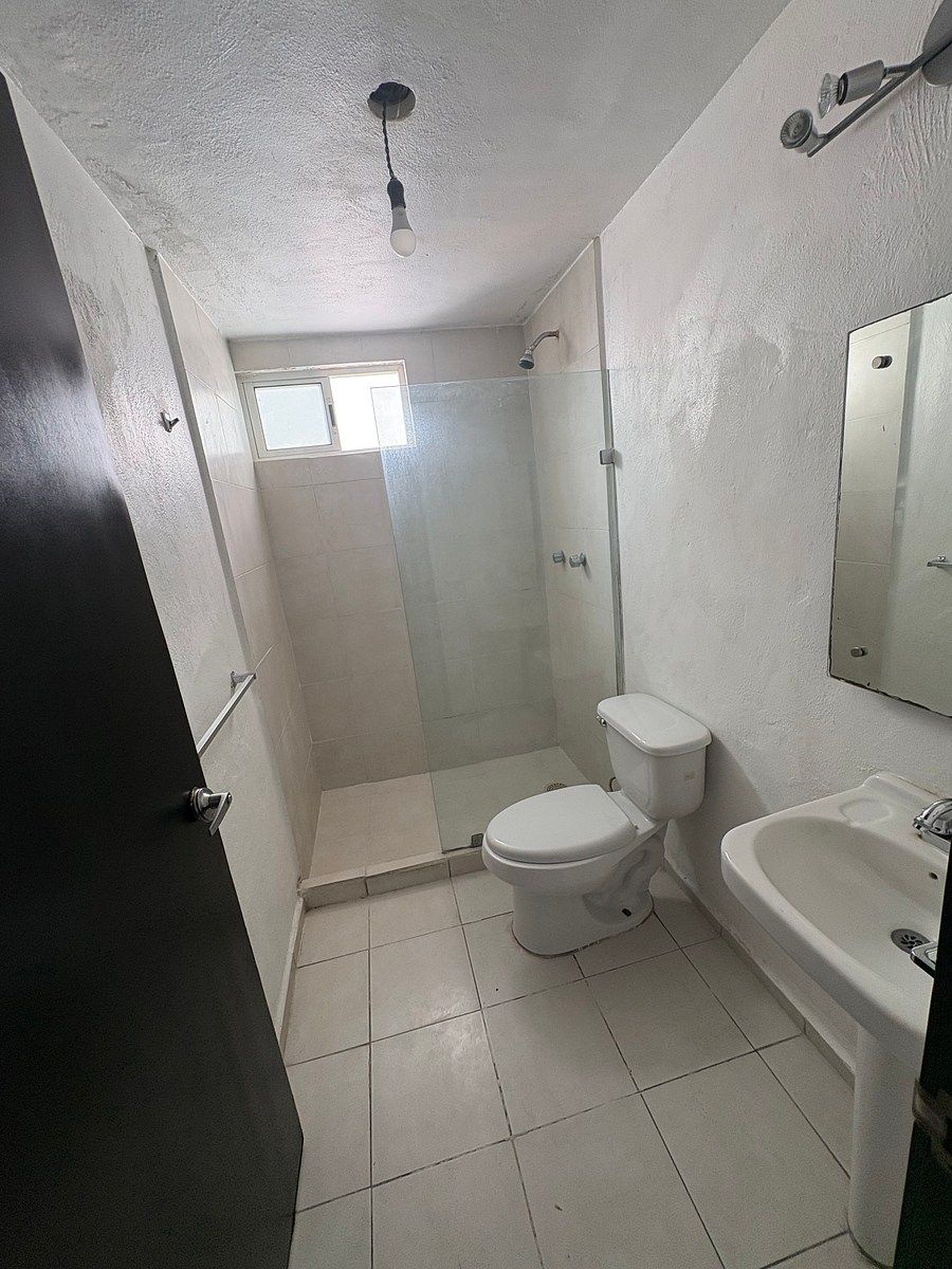 Baño recámara principal, foto 10 de 11