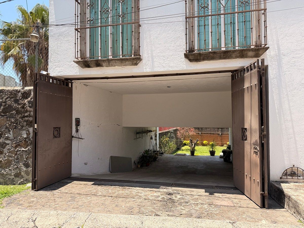 Beautiful house 450m2 for sale in Cuernavaca, photo 1 of 48