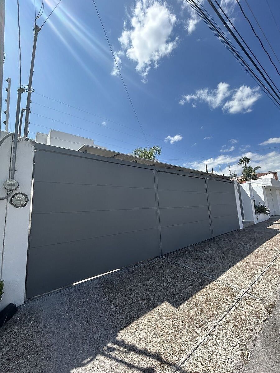Casa em Fraccionamiento Villas del Mesón, Querétaro, foto 2 de 18