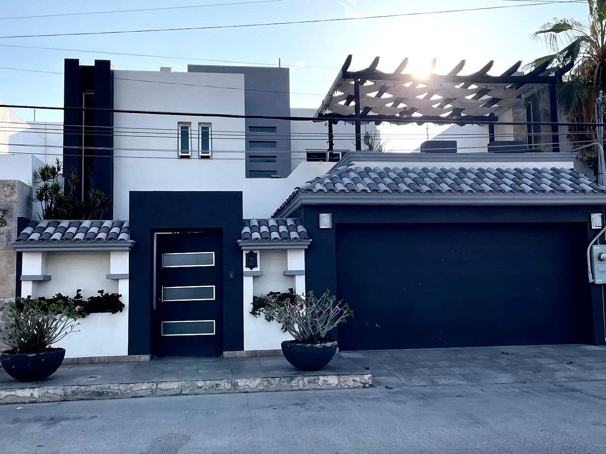 Fachada, foto 1 de 13