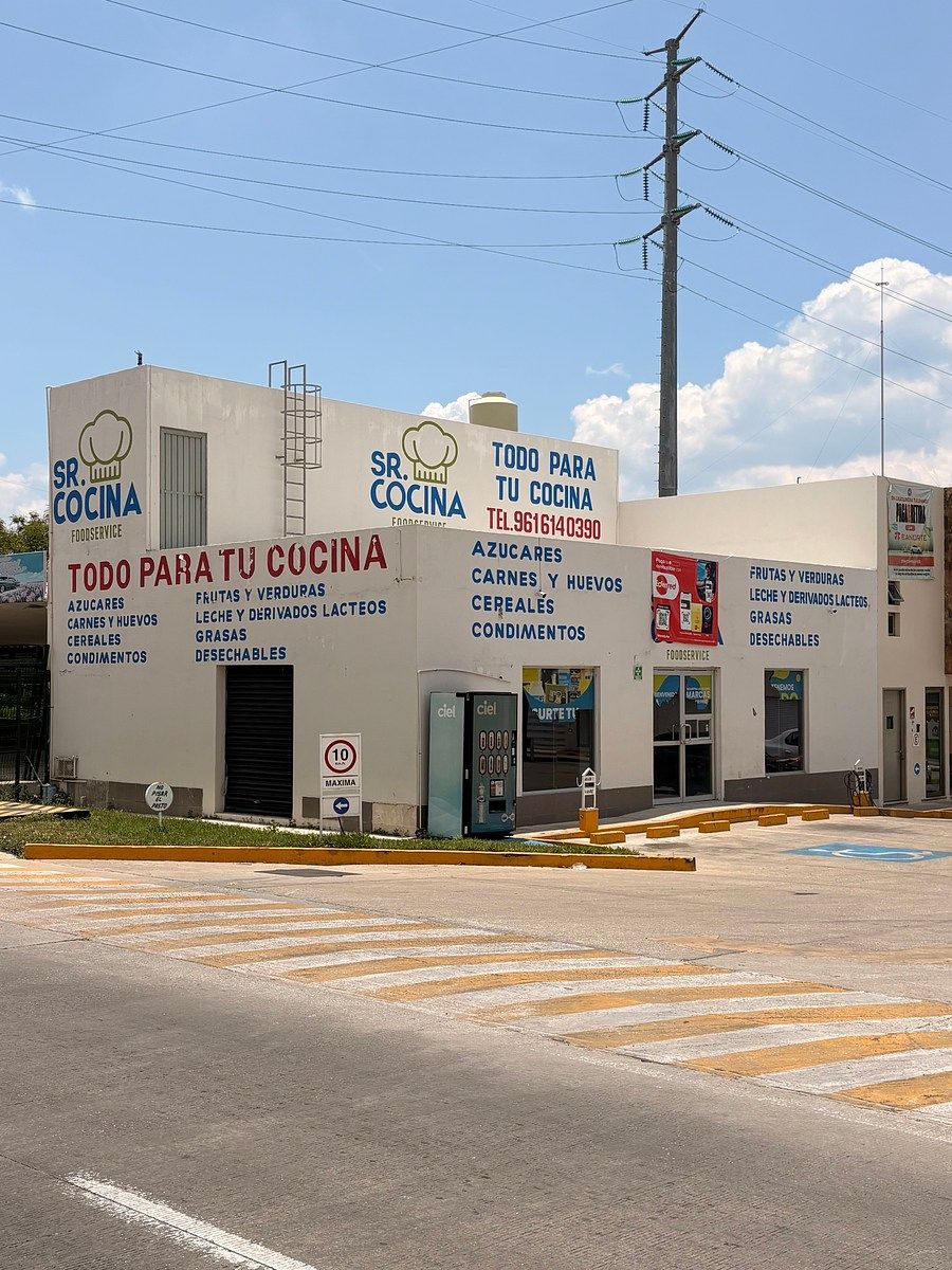 SE RENTA LOCAL COMERCIAL TIPO OXXO EXTRA FARMACIAS, foto 1 de 11