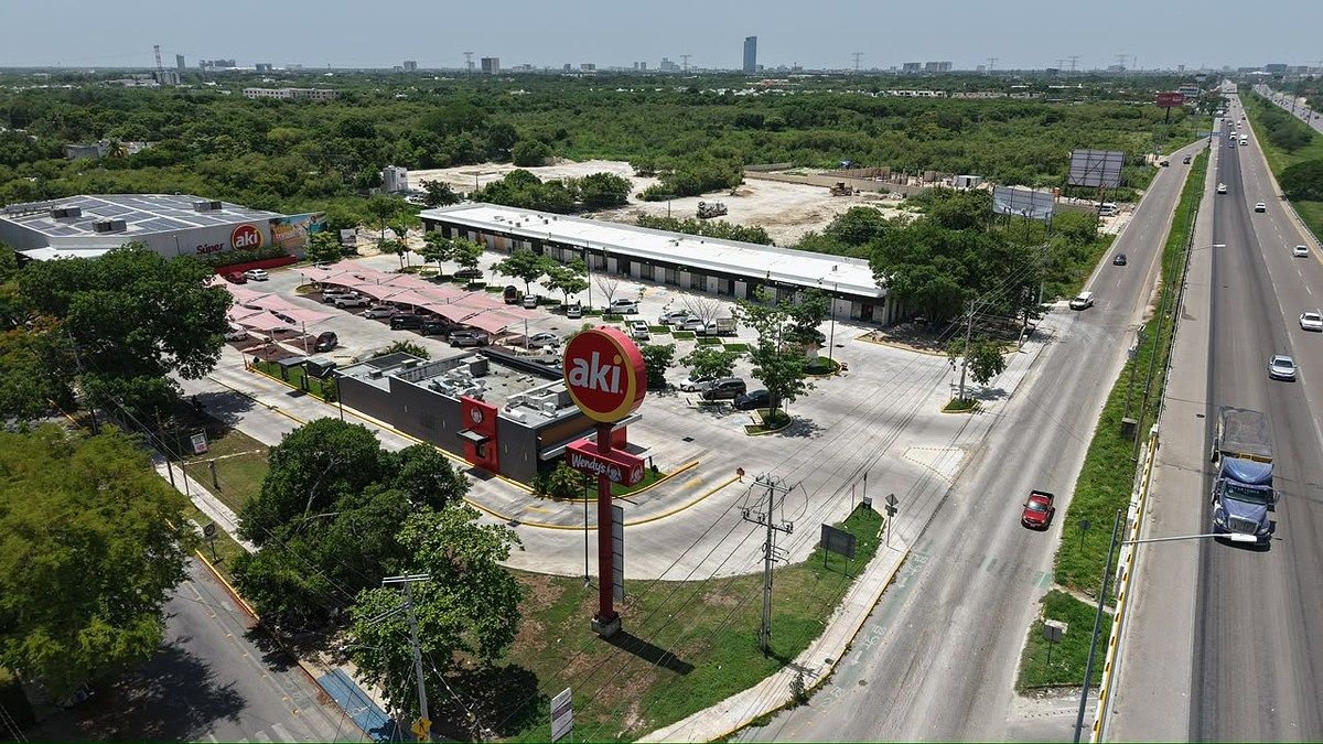 Local comercial en Residencial Xcanatún, Mérida, foto 2 de 2