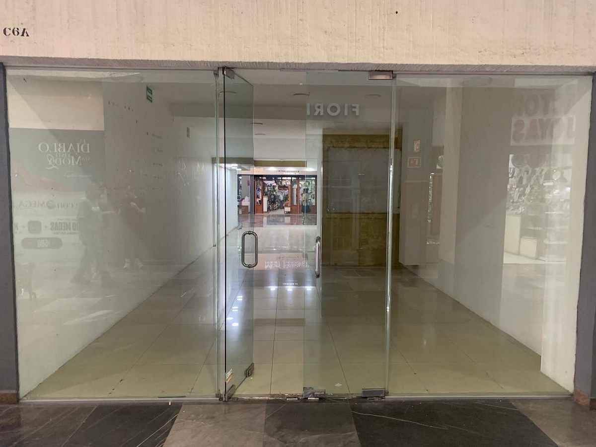 Local en centro comercial en Rinconada de La Arboleda, Guadalajara, foto 2 de 8