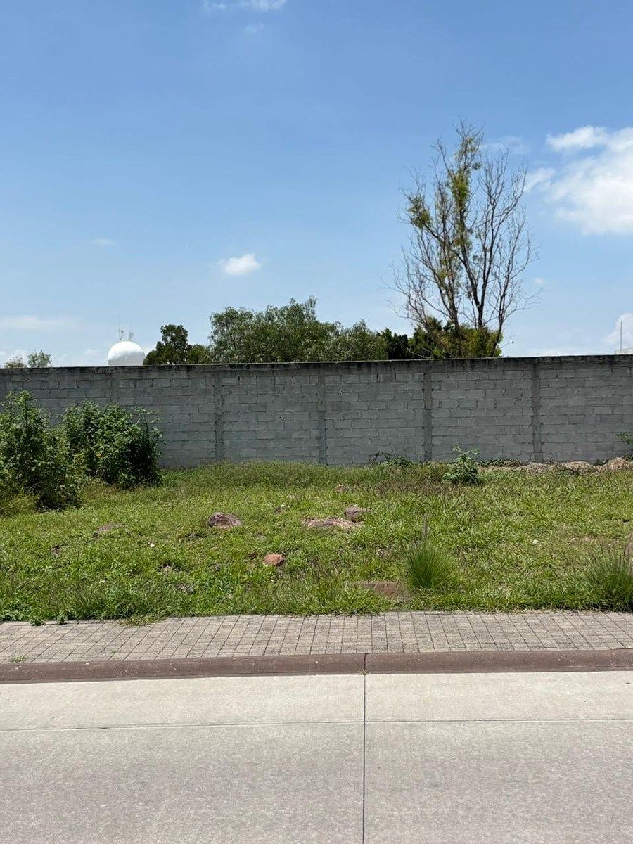 House in Gated Community in Milenio III, Querétaro, photo 3 of 23