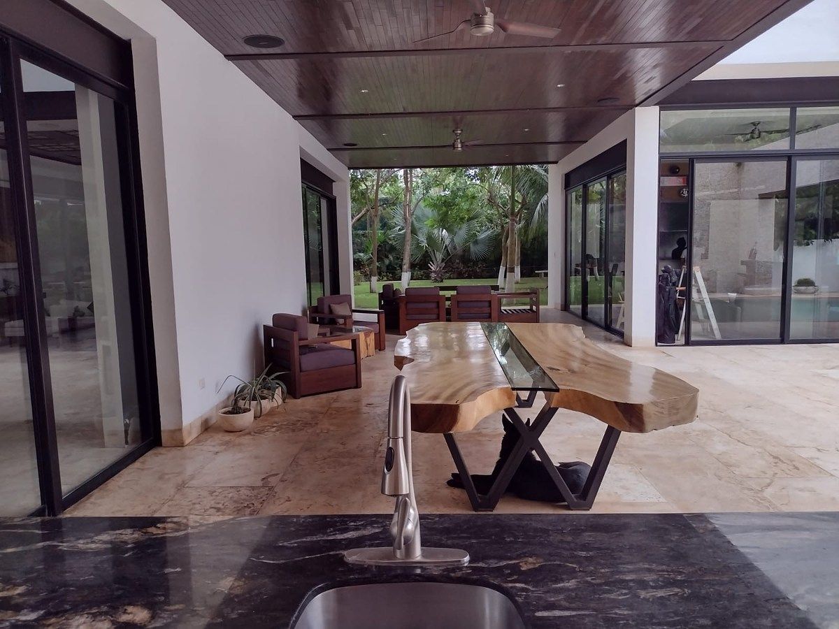 Estancia trasera, photo 6 of 17