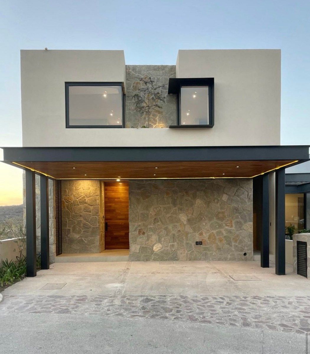 Sky House, photo 1 of 28