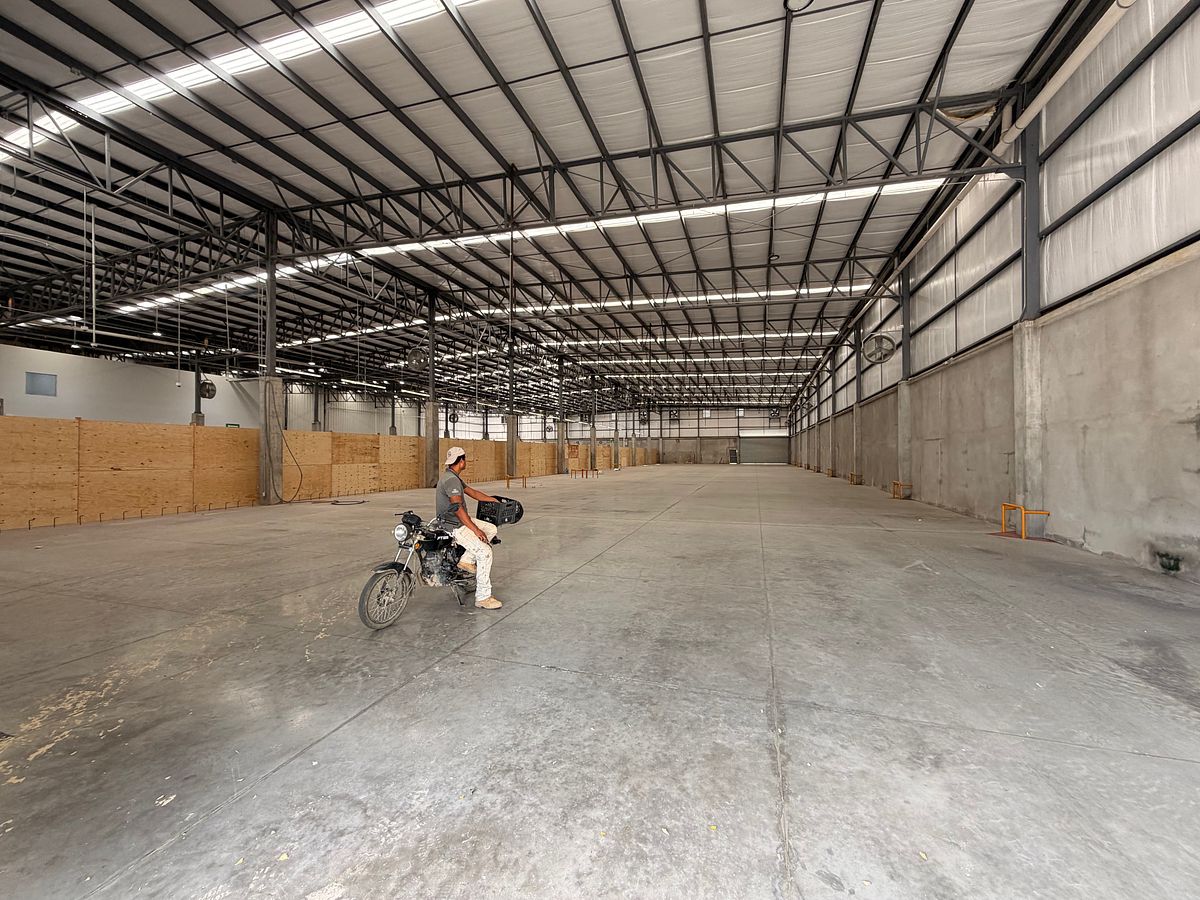 Commercial Storage Unit in Los Tamarindos, Puerto Vallarta, photo 3 of 11