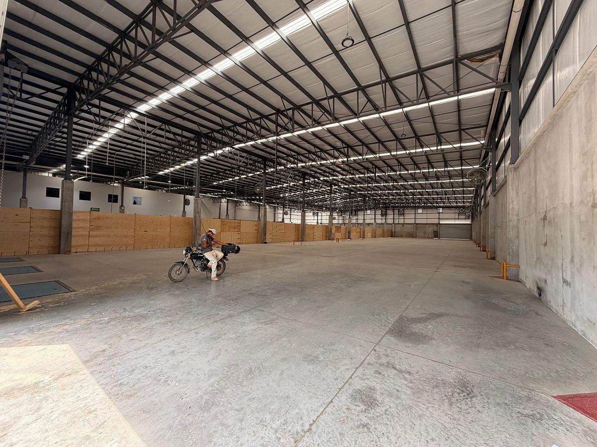 Commercial Storage Unit in Los Tamarindos, Puerto Vallarta, photo 4 of 11